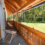 The Woodland Nook - One Bedroom With Balcony Бохинь