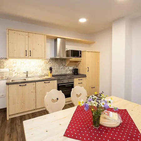 The Woodland Nook - One Bedroom With Balcony Бохинь