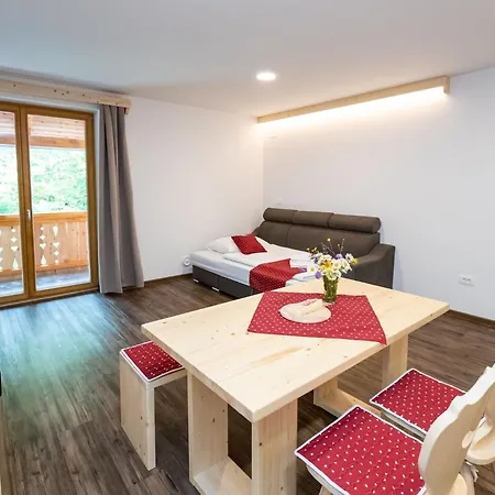 The Woodland Nook - One Bedroom With Balcony *