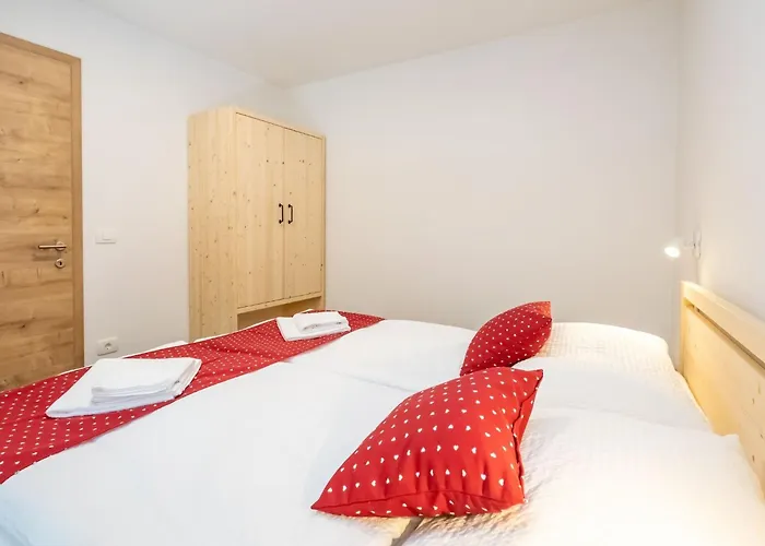 The Woodland Nook - One Bedroom With Balcony Апартаменты *